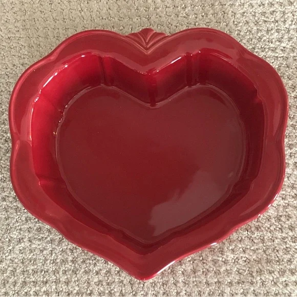 Heart Shaped Heat Safe Deep Dish - Picture 1 of 5